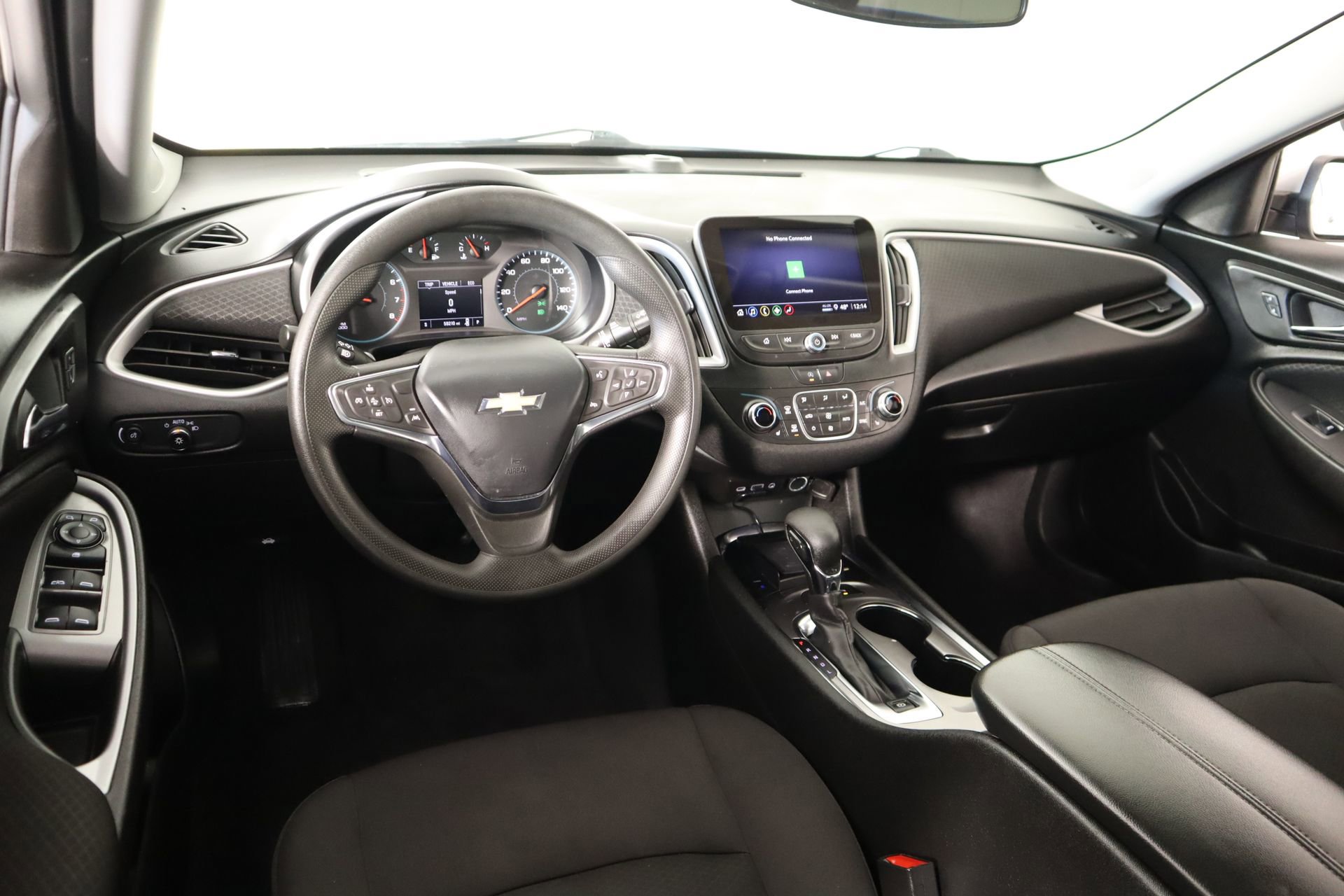 Used 2024 Chevrolet Malibu LT image 2