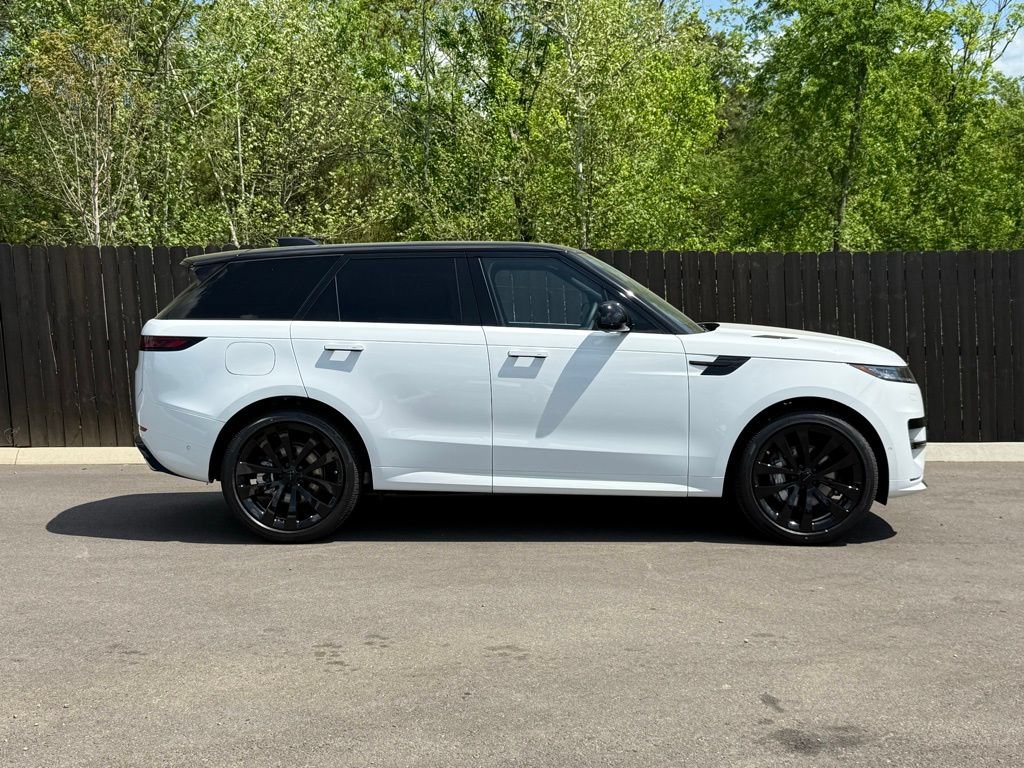 New 2026 Land Rover Range Rover Sport Dynamic SE AWD/4WD image 6