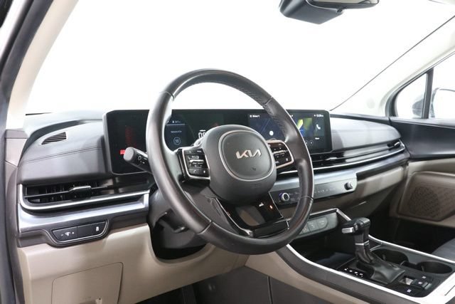 Used 2025 Kia Carnival FWD image 15
