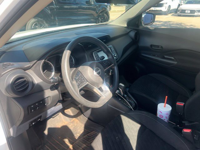 Used 2022 Nissan Kicks S FWD image 8