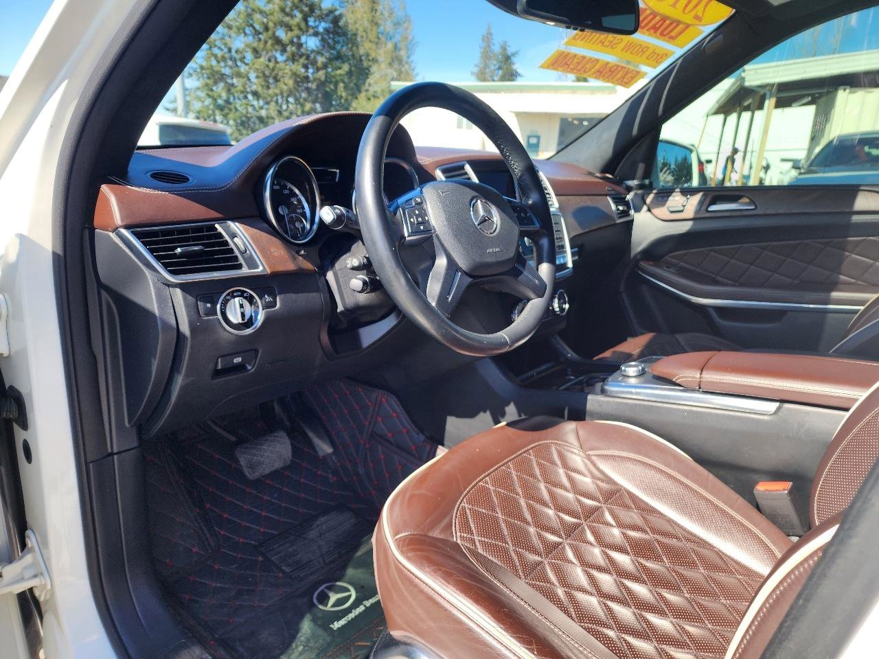 Used 2016 Mercedes-Benz GL 550 4MATIC image 12