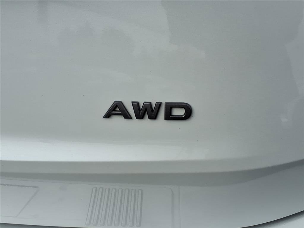 Used 2025 Nissan Rogue SV image 16