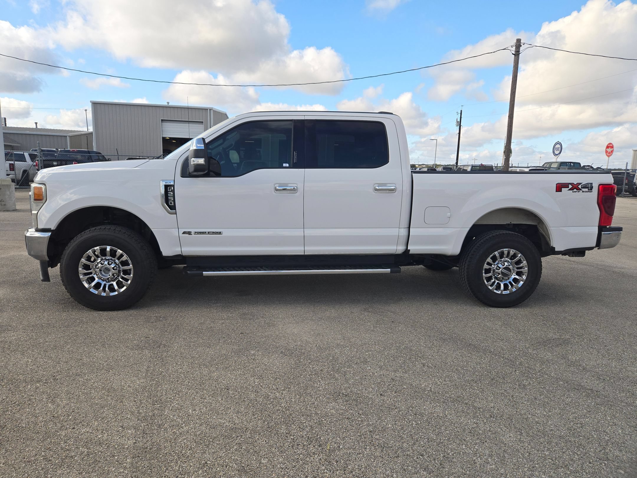Used 2020 Ford F250 XLT w/ XLT Premium Package AWD/4WD image 6