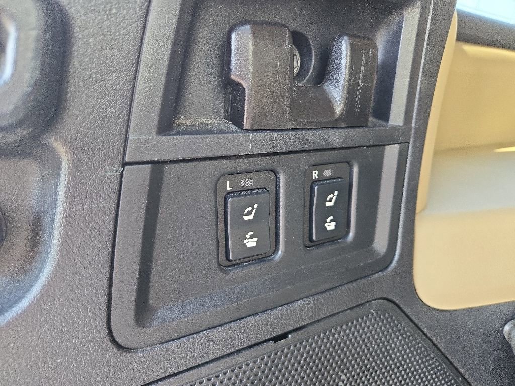 Used 2012 Toyota Sequoia Platinum AWD/4WD image 18