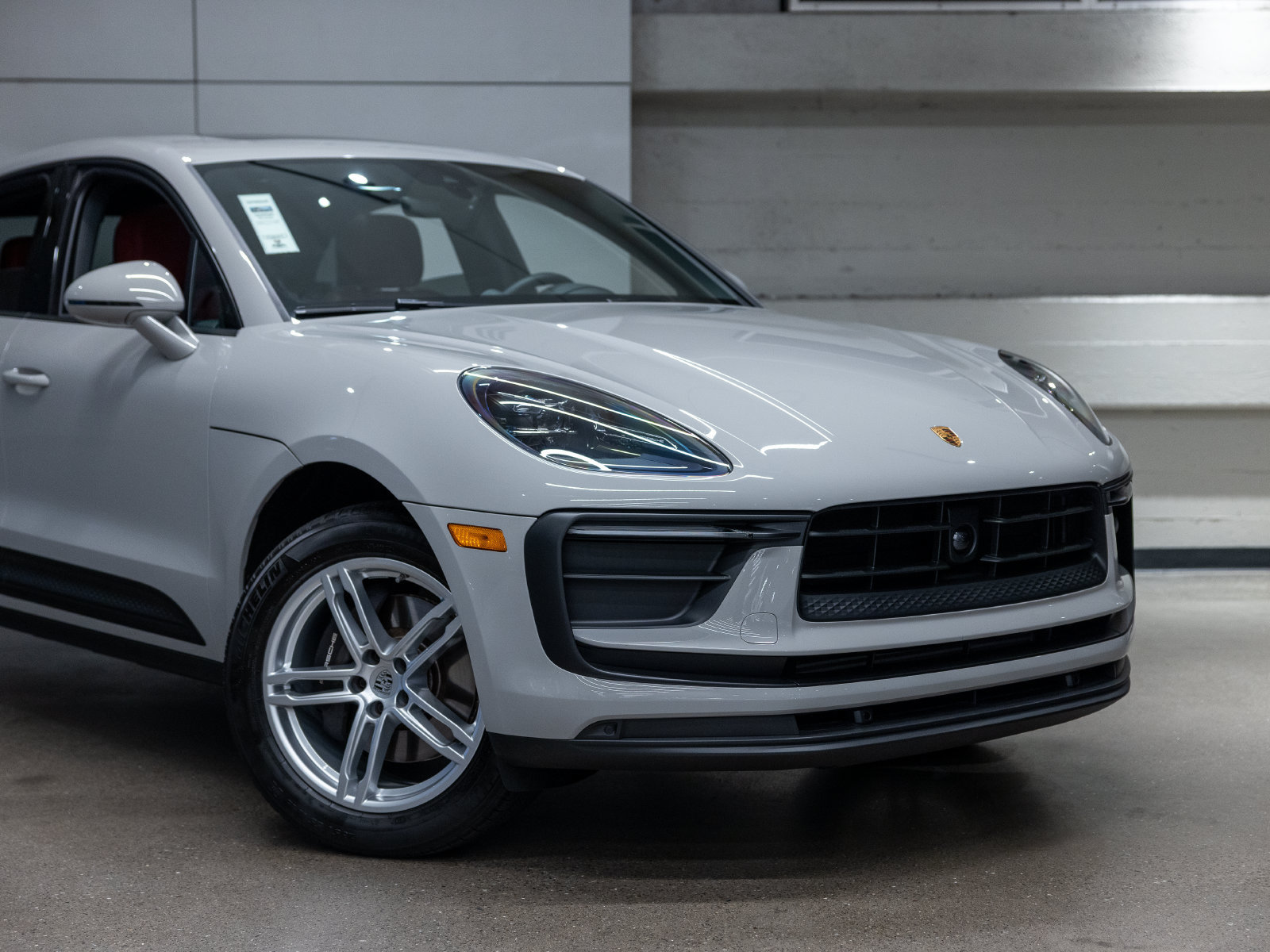 Certified 2026 Porsche Macan AWD/4WD image 17