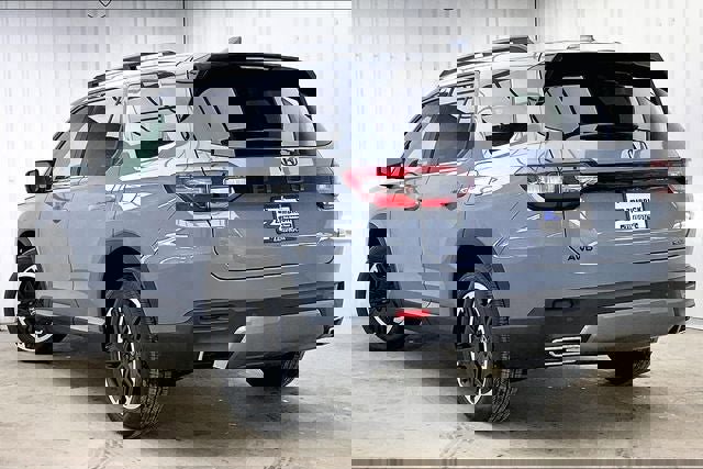 New 2026 Honda Pilot Touring image 5