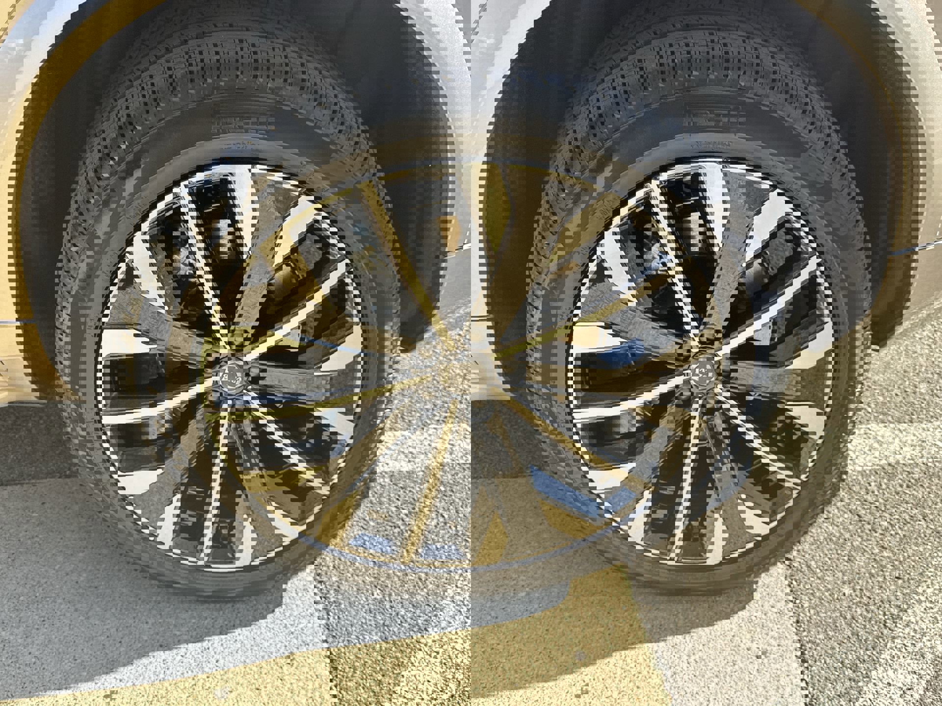 New 2026 Volvo XC90 B5 Plus w/ Protection Package image 32