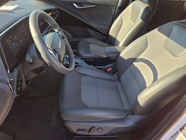 Used 2023 Kia Niro Wind w/ Wind Preserve Package FWD image 10