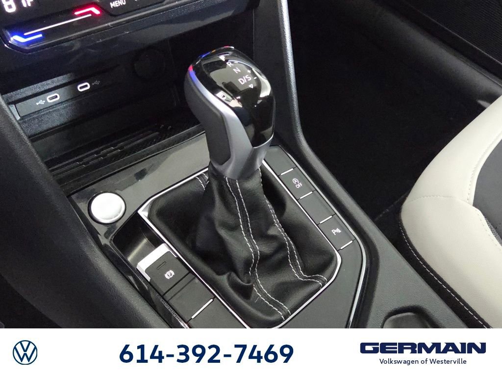 Used 2025 Volkswagen Taos SE image 22