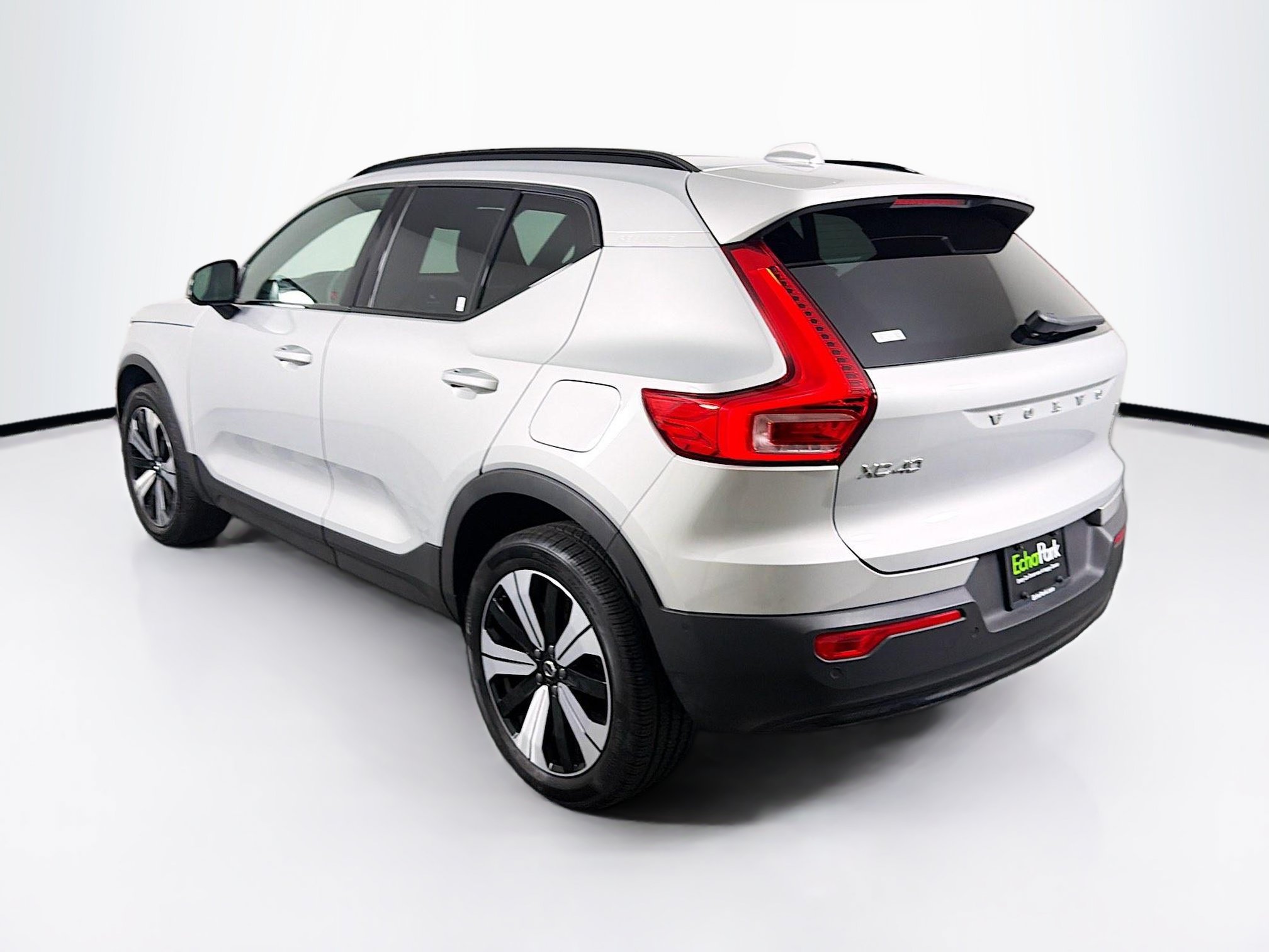 Used 2023 Volvo XC40 Recharge Plus AWD/4WD image 5