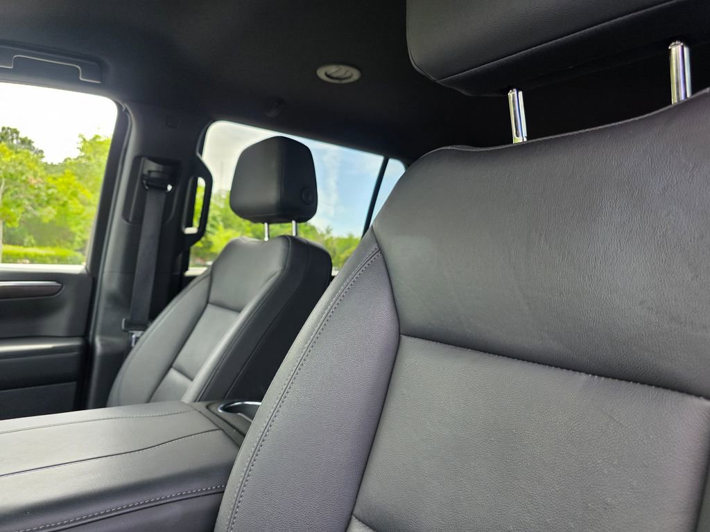 Used 2025 Chevrolet Suburban Z71 AWD/4WD image 13
