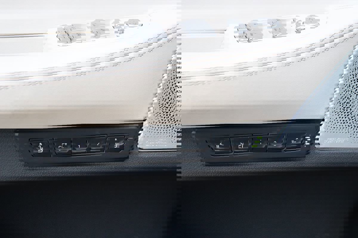 Used 2019 BMW 750i xDrive w/ Luxury Rear Seating Package image 57