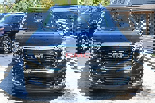 Used 2022 GMC Terrain SLE w/ Driver Convenience Package image 2