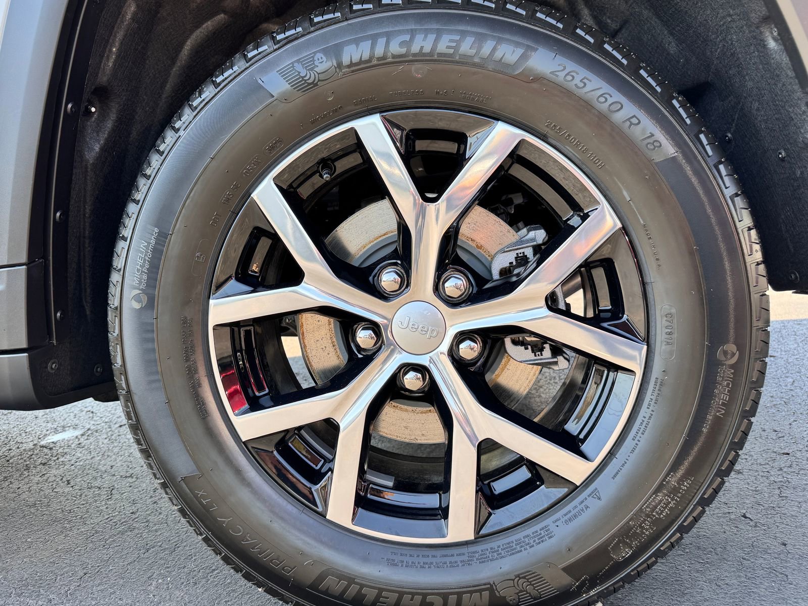 New 2025 Jeep Grand Cherokee Limited w/ Luxury Tech Group II image 34