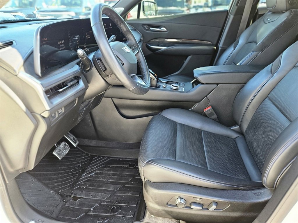 Used 2024 Cadillac XT4 Sport image 14