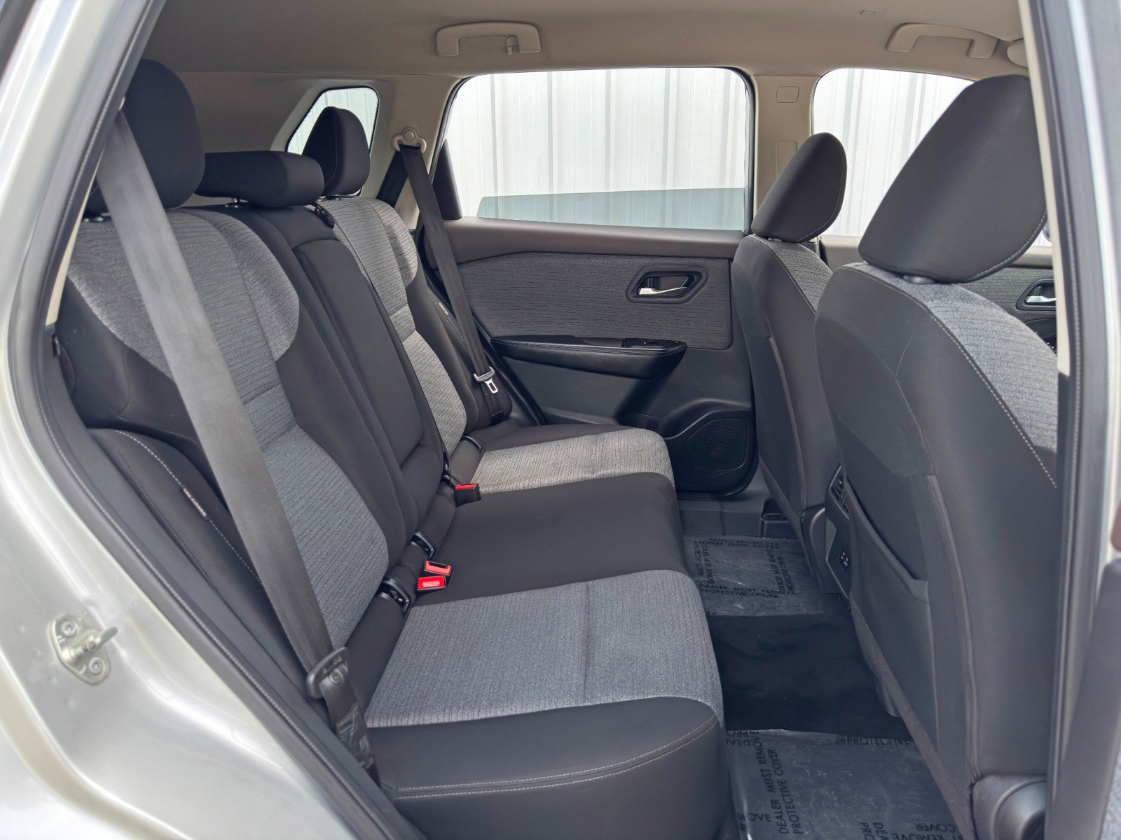 Used 2023 Nissan Rogue SV image 35