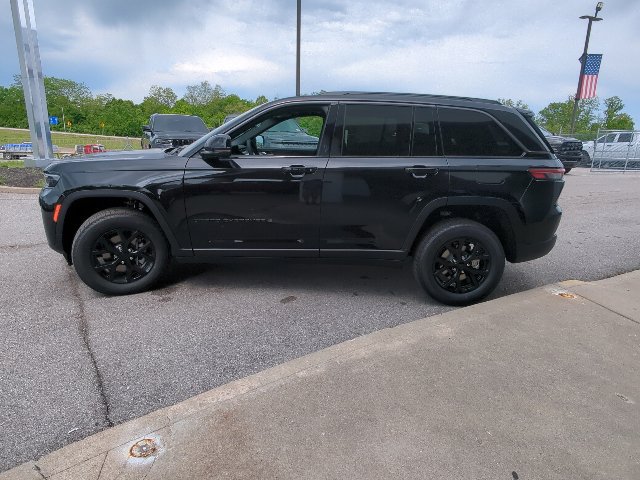 New 2026 Jeep Grand Cherokee Altitude AWD/4WD image 31