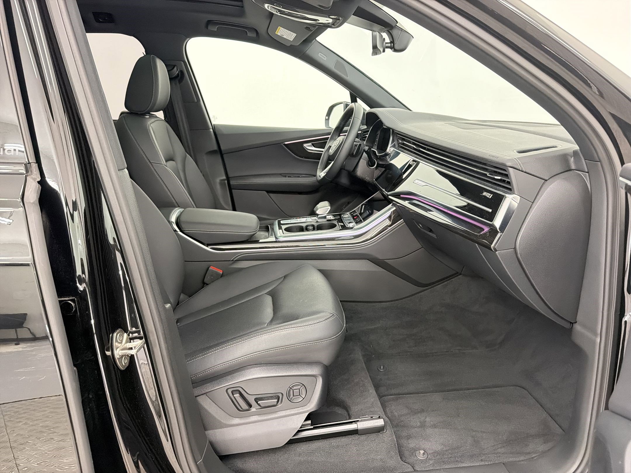 Used 2025 Audi Q7 3.0T Premium Plus w/ Premium Plus Package AWD/4WD image 27