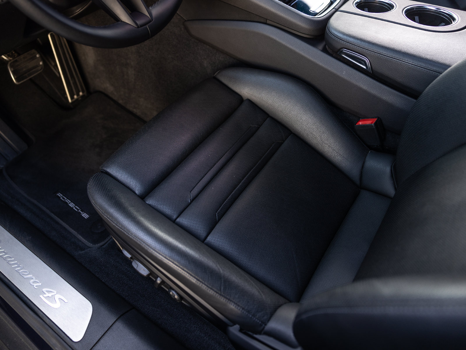Certified 2022 Porsche Panamera 4S AWD/4WD image 41