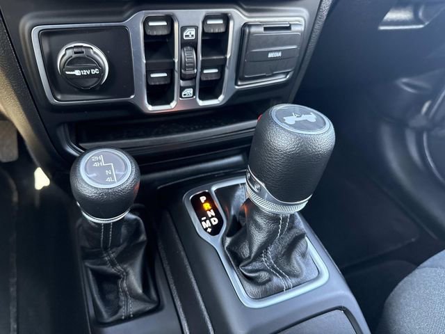 Used 2025 Jeep Wrangler Unlimited Sport AWD/4WD image 30
