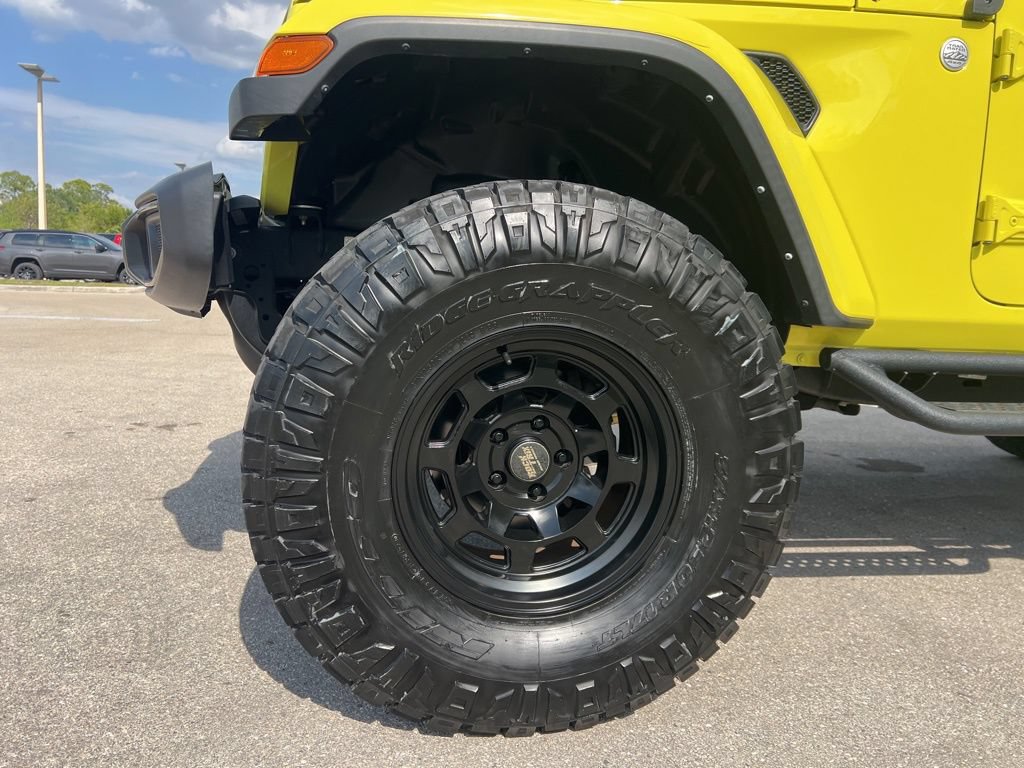 Used 2023 Jeep Wrangler Unlimited Sahara AWD/4WD image 31