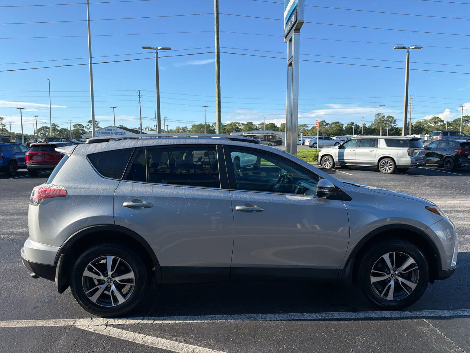 Used 2018 Toyota RAV4 XLE w/ Plus Extra Value Package AWD/4WD image 6