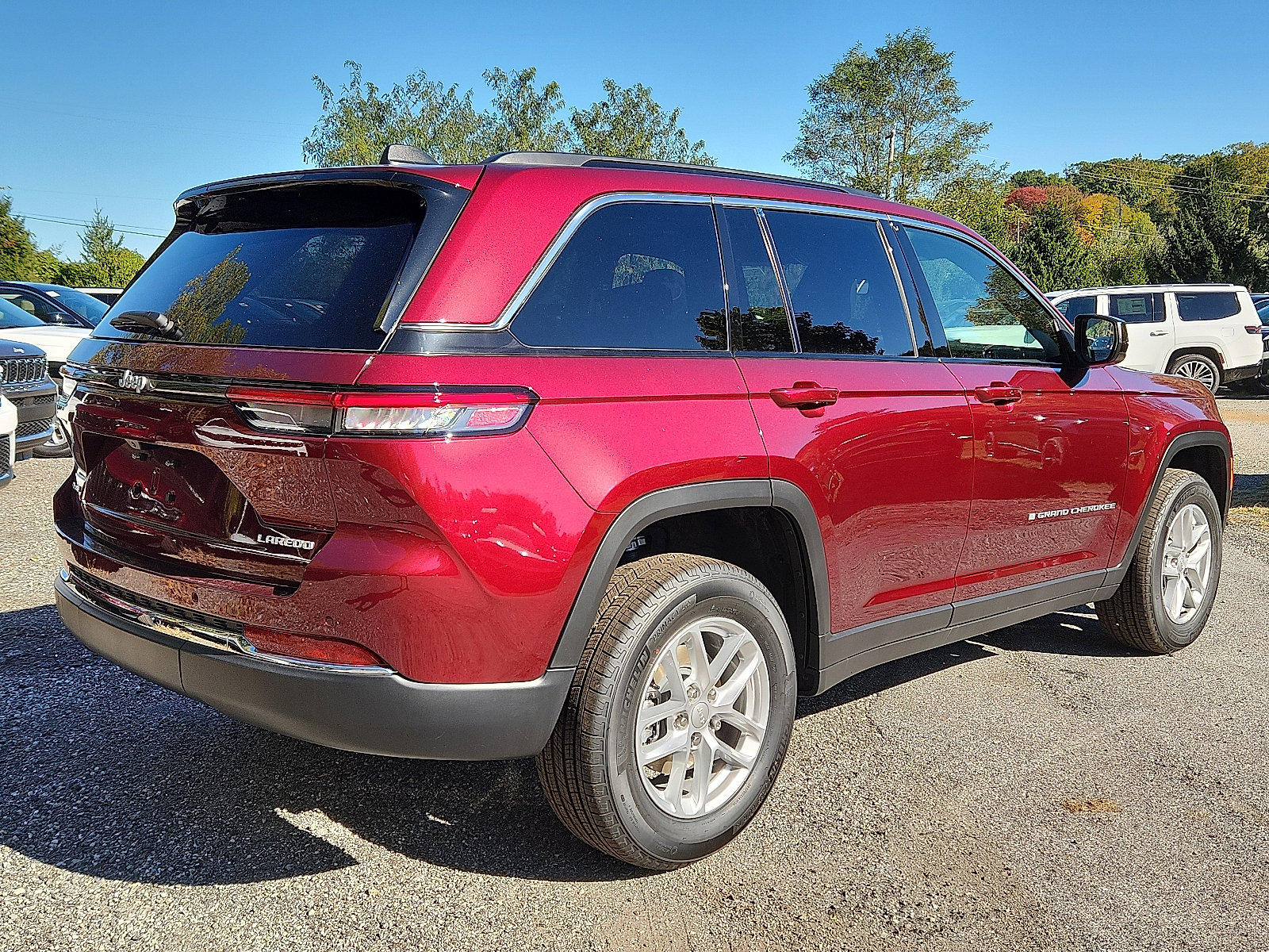 New 2025 Jeep Grand Cherokee Laredo X image 4
