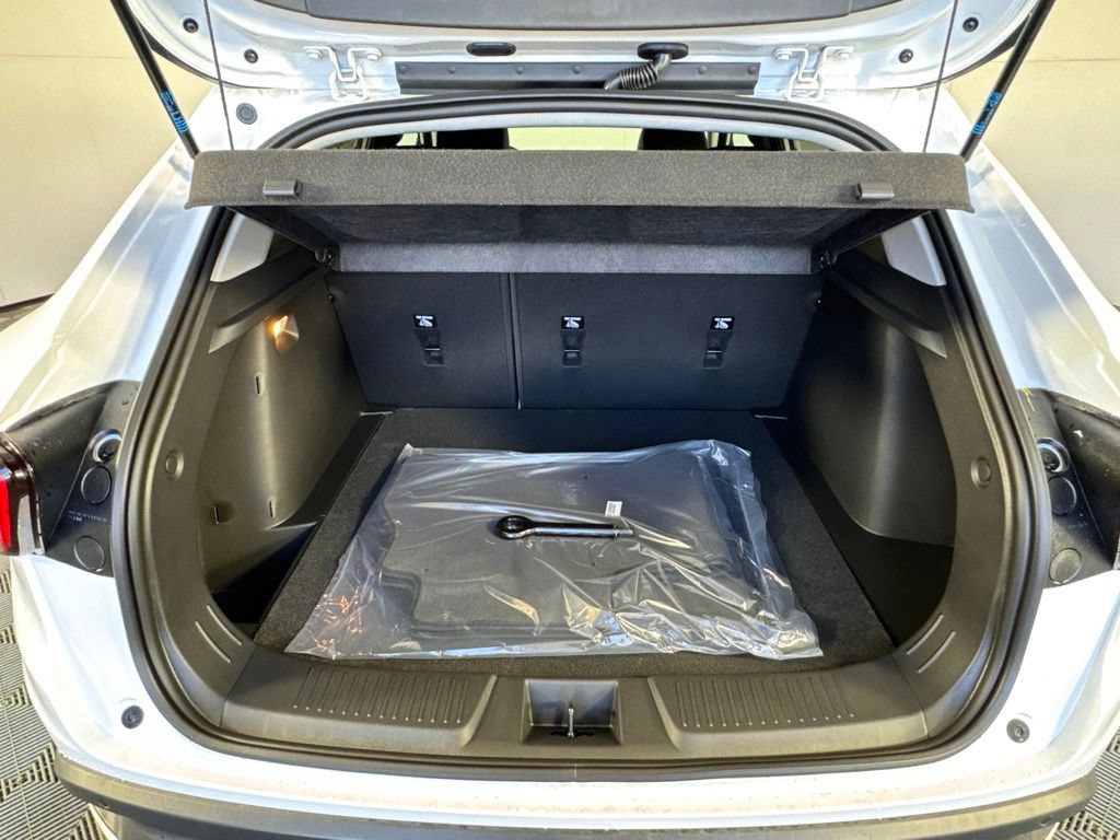 New 2026 Chevrolet Trax LT w/ Driver Confidence Package FWD image 30