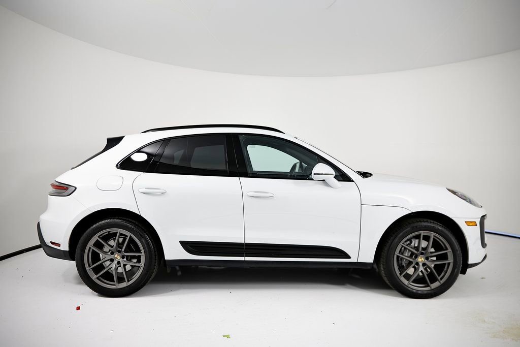 Certified 2025 Porsche Macan image 8