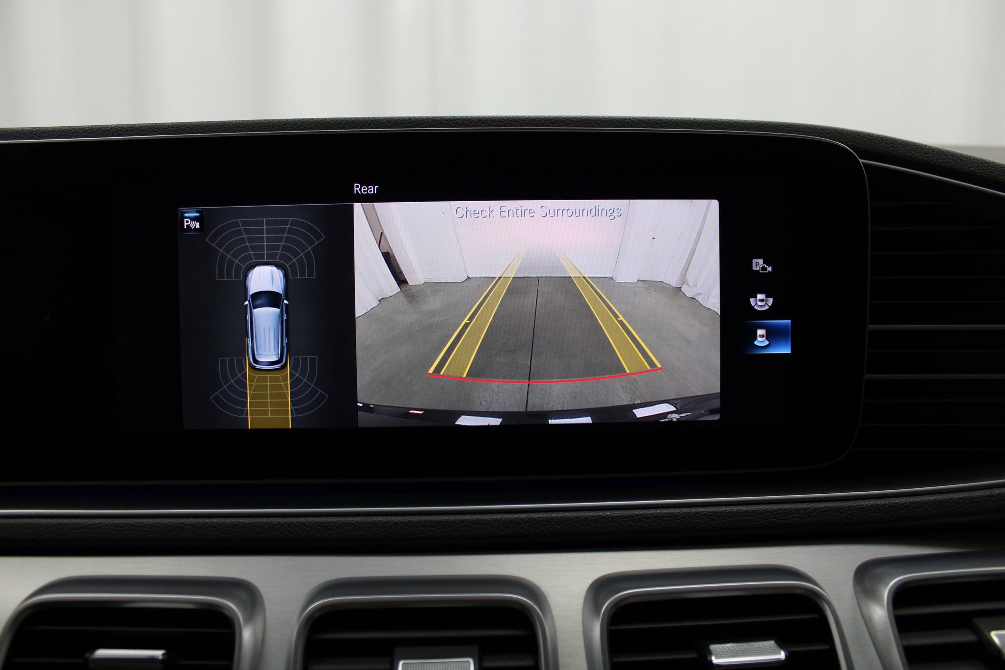 Used 2020 Mercedes-Benz GLE 350 4MATIC w/ Premium Package image 47