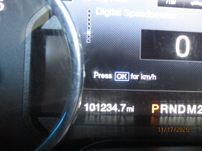 Used 2017 Ford F350 Lariat w/ Tow Technology Bundle image 17