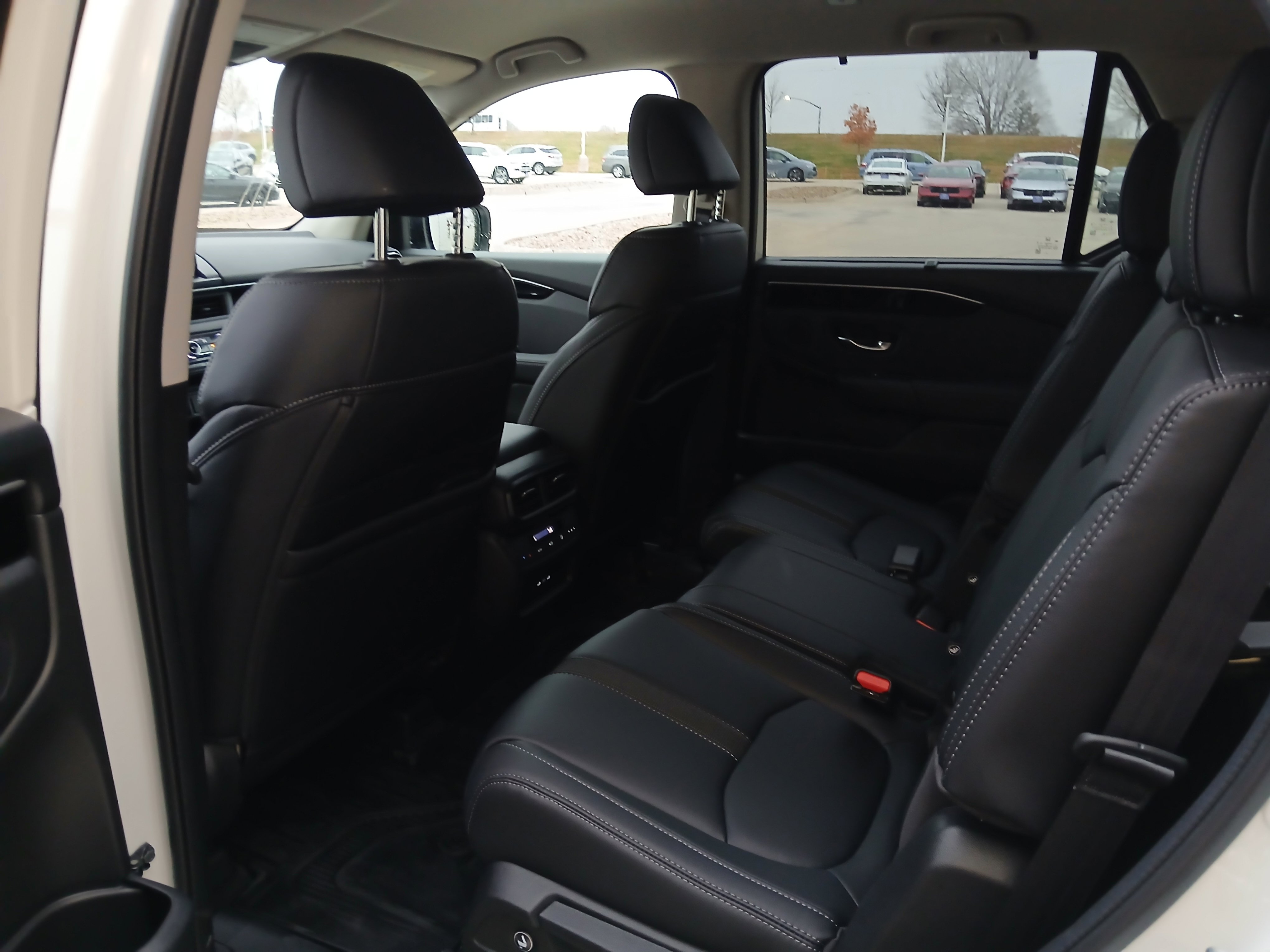 New 2025 Honda Pilot EX-L image 8