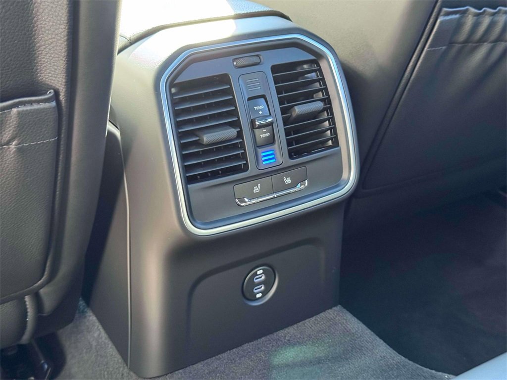 New 2026 Porsche Macan image 27