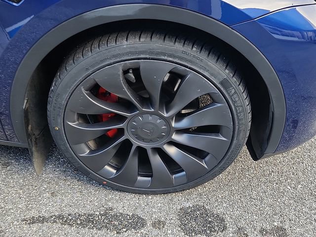 Used 2023 Tesla Model Y Performance image 8