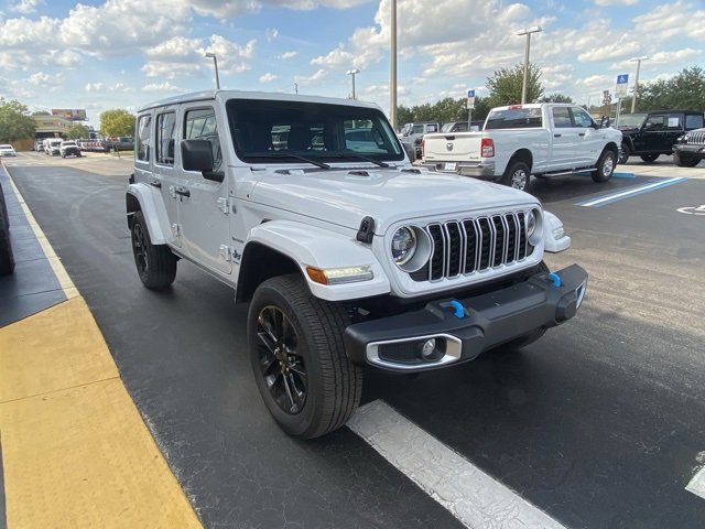 Used 2024 Jeep Wrangler Unlimited Sahara image 2