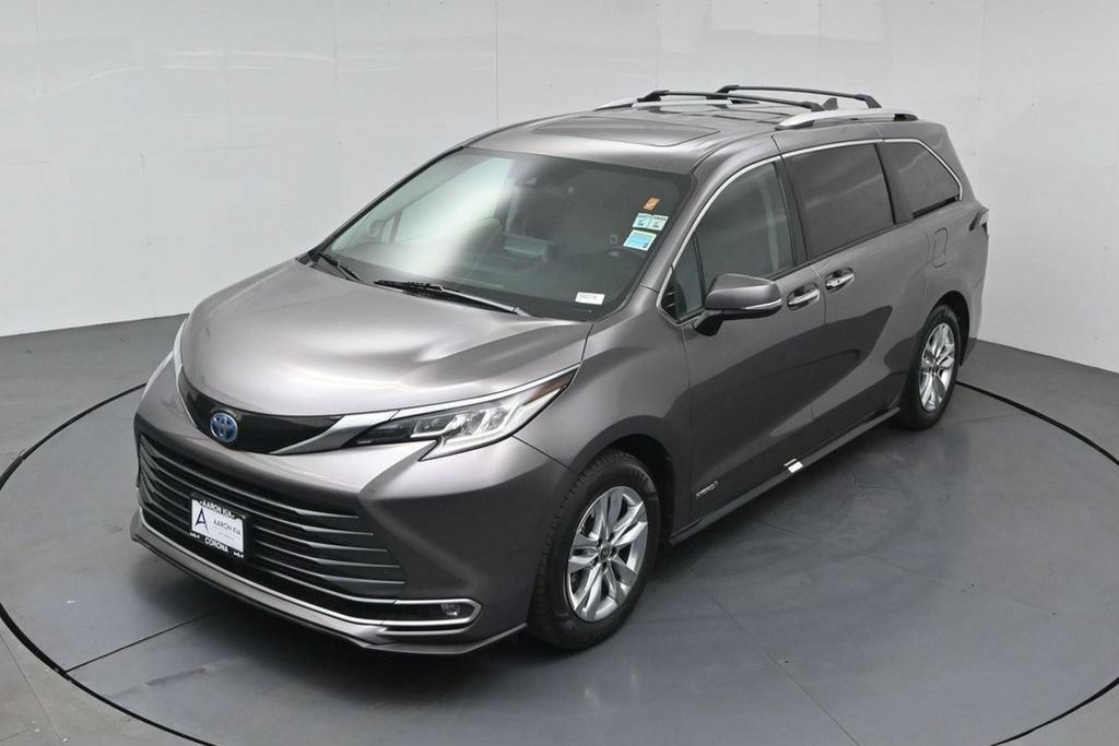 Used 2021 Toyota Sienna Limited FWD image 42