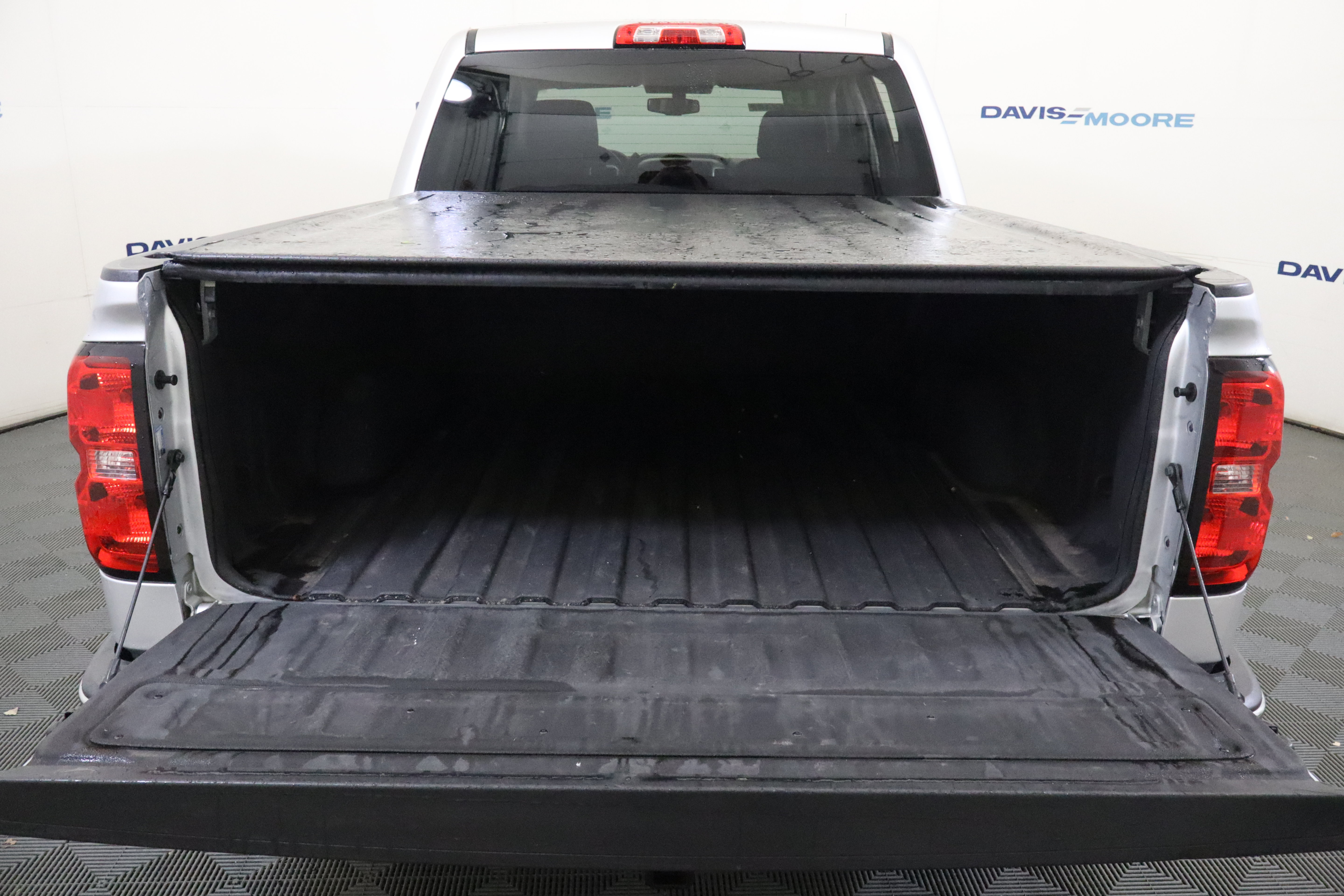 Used 2018 Chevrolet Silverado 1500 LT w/ All Star Edition AWD/4WD image 9