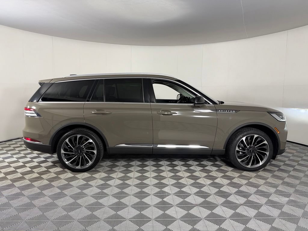 Used 2025 Lincoln Aviator Reserve w/ Equipment Group 201A AWD/4WD image 4