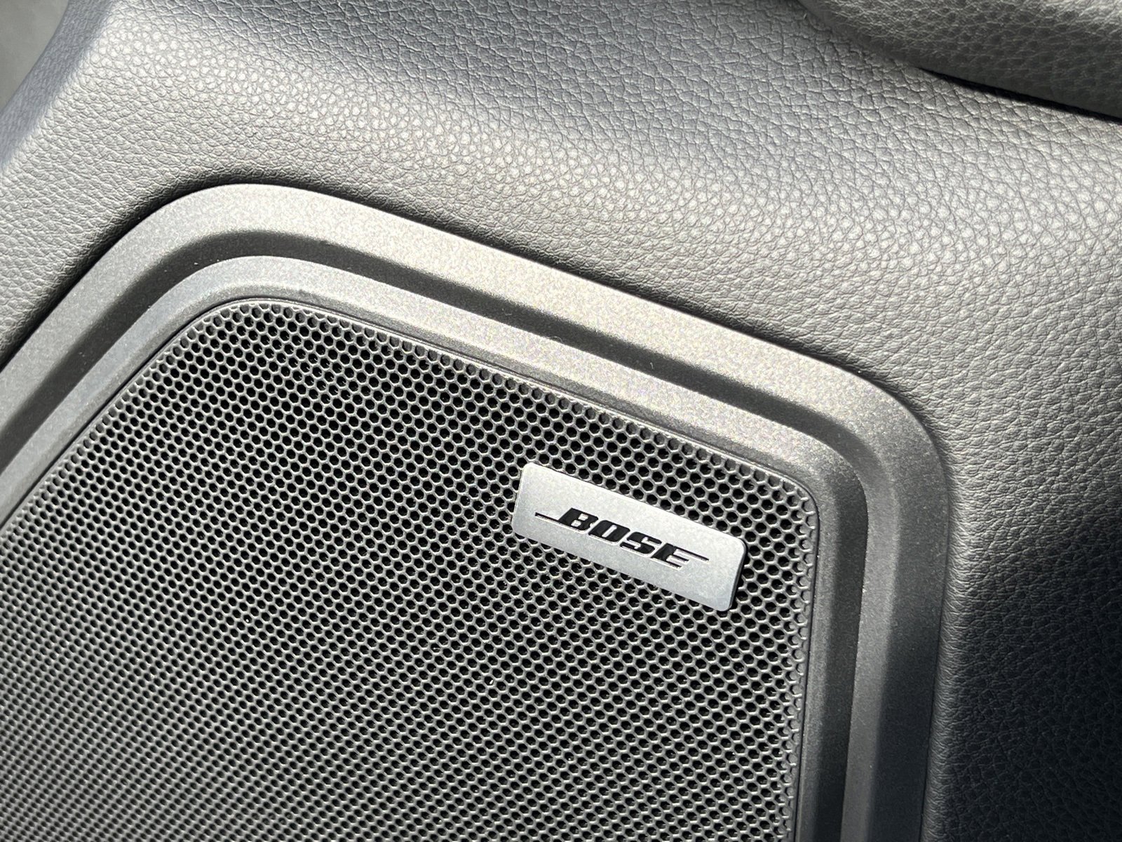 Certified 2024 Porsche Macan image 29