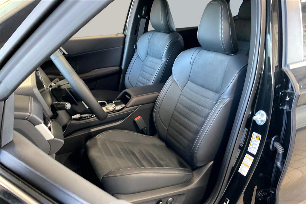 New 2026 Mitsubishi Outlander SE FWD image 9