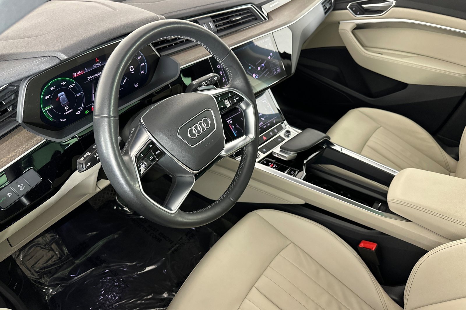 Used 2022 Audi e-tron Premium w/ Convenience Plus Package image 9