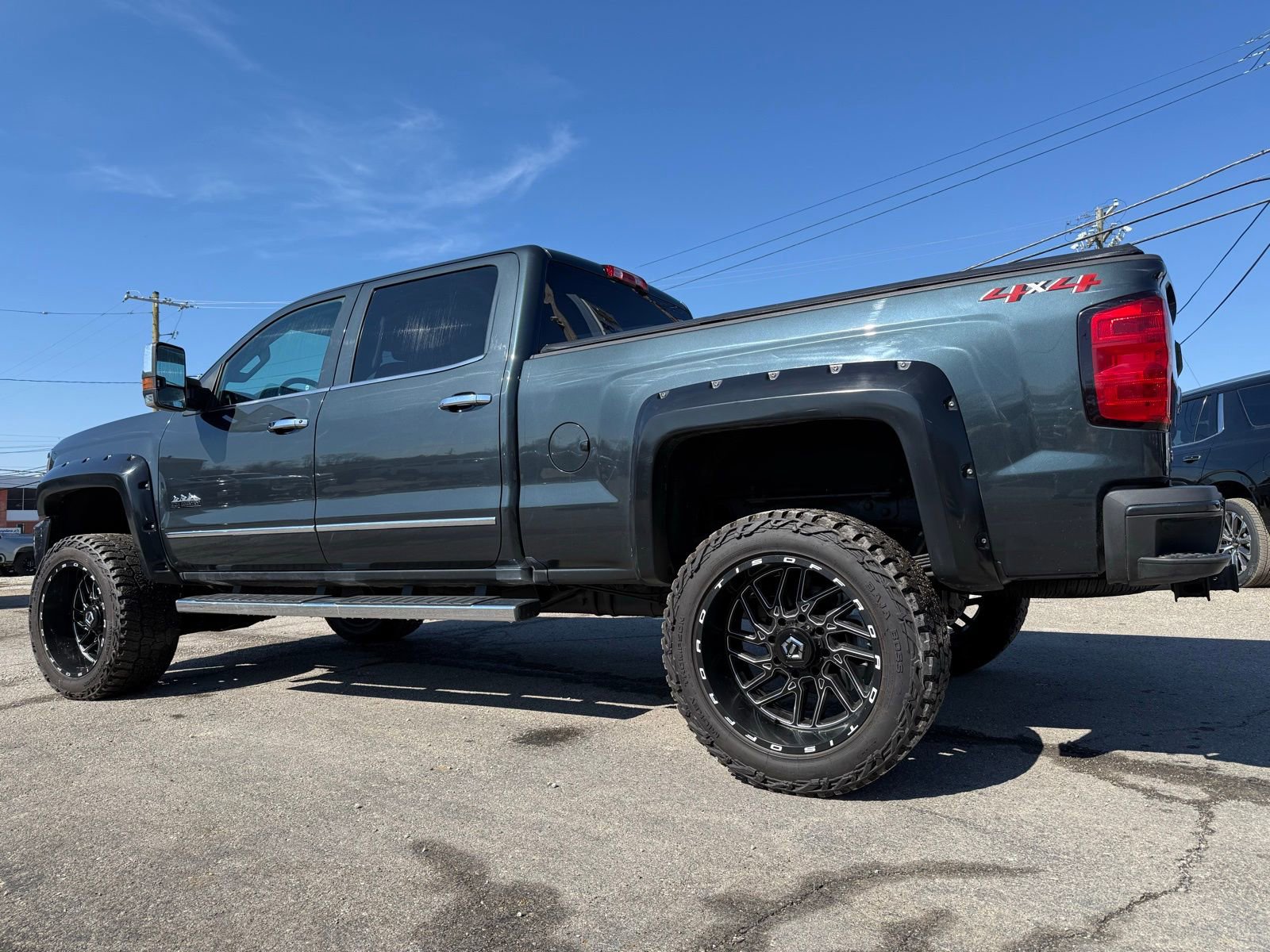 Used 2019 Chevrolet Silverado 2500 High Country w/ Duramax Plus Package image 6