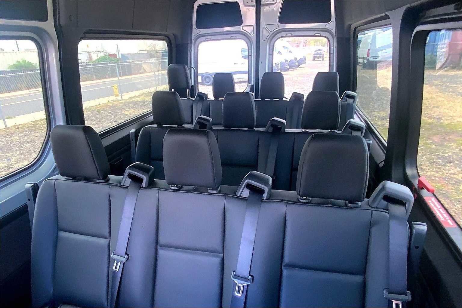 Used 2025 Mercedes-Benz Sprinter 2500 image 6