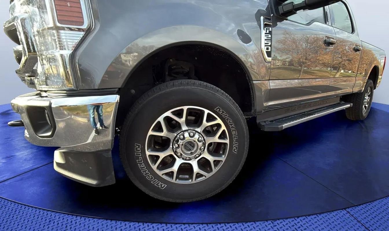 Used 2022 Ford F250 Lariat w/ FX4 Off-Road Package image 22