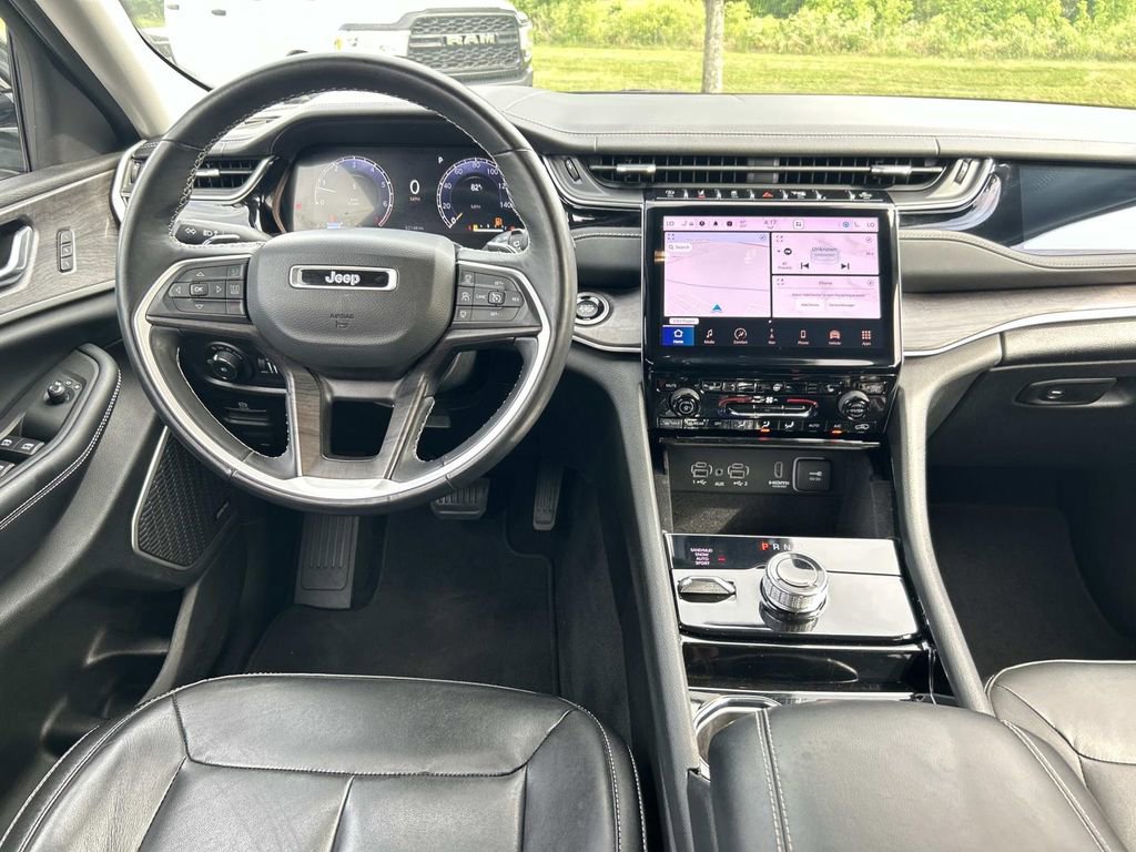 Used 2022 Jeep Grand Cherokee L Limited w/ Trailer Tow Group (B) AWD/4WD image 18