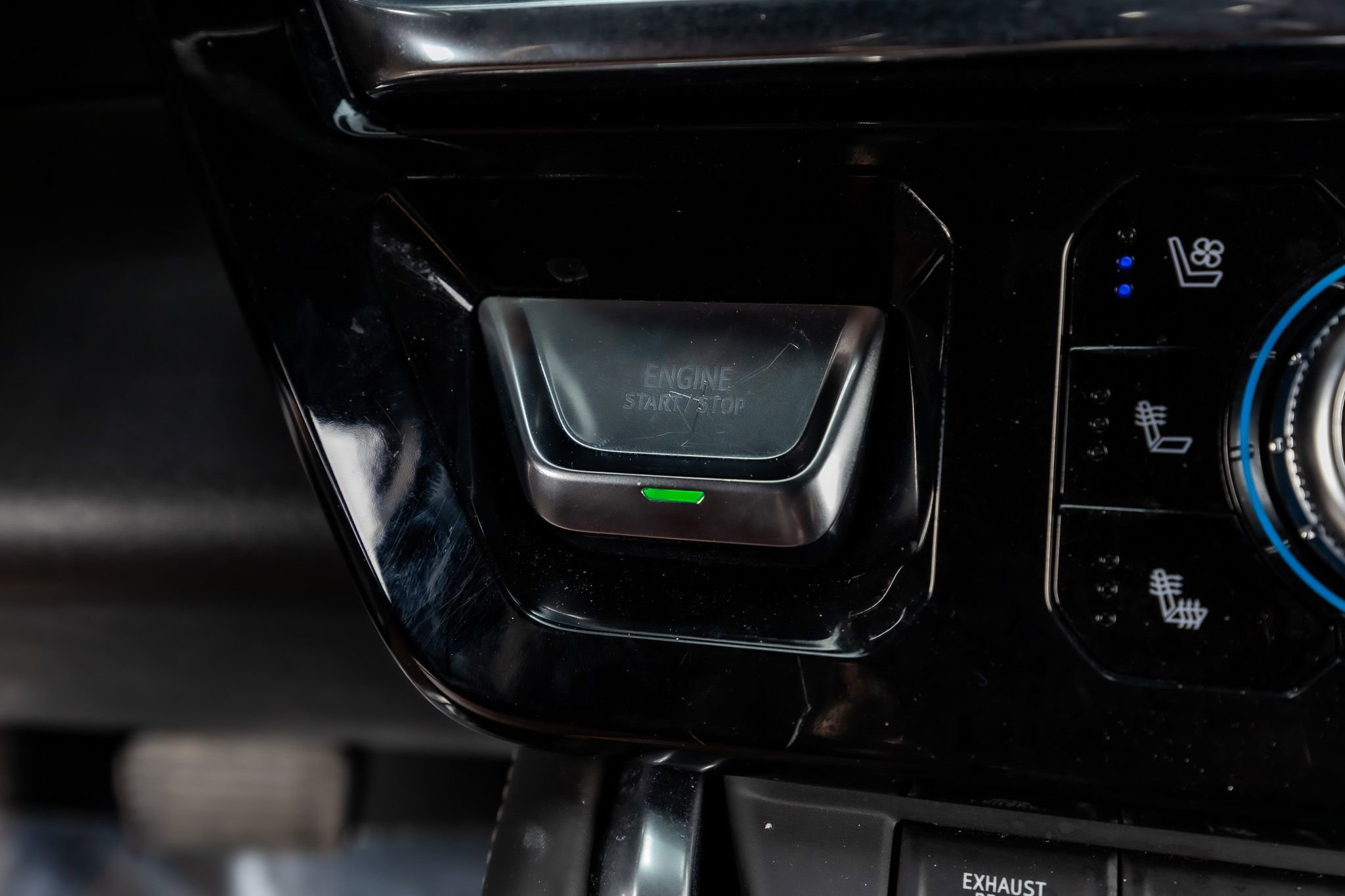 Used 2024 GMC Sierra 2500 Denali Ultimate w/ Max Trailering Package image 27