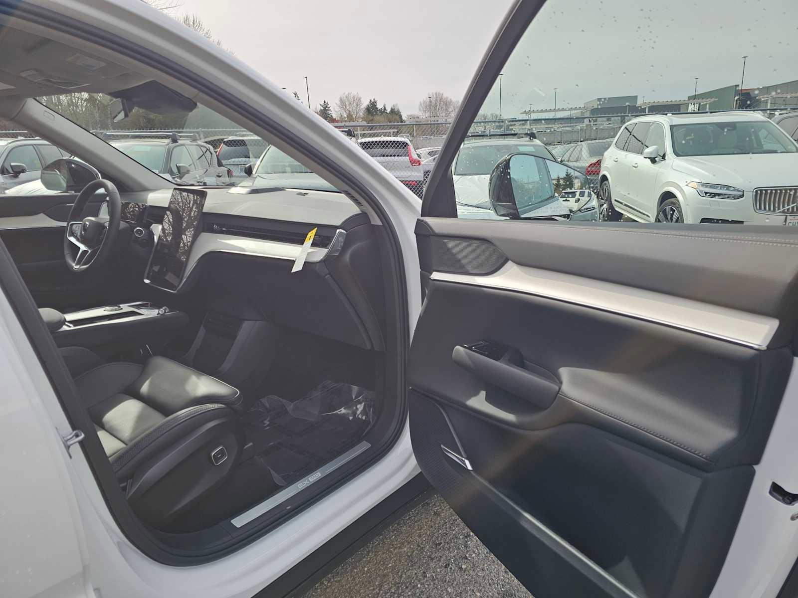 New 2026 Volvo EX90 Ultra image 11