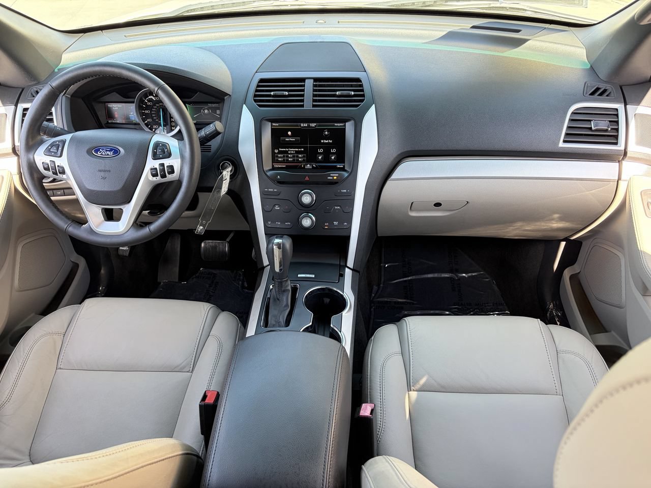 Used 2015 Ford Explorer XLT w/ Equipment Group 202A FWD image 15
