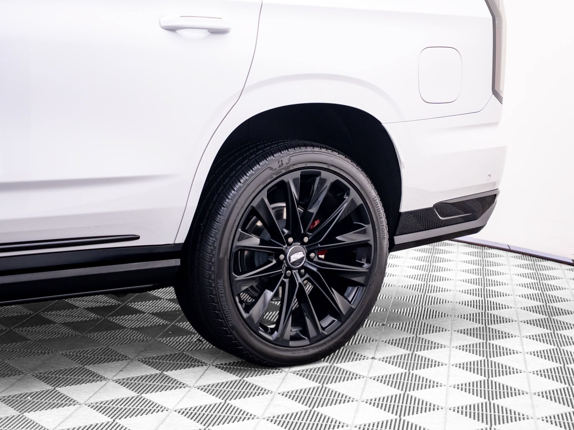 Certified 2025 Cadillac Escalade V w/ LPO, ONYX Package AWD/4WD image 41