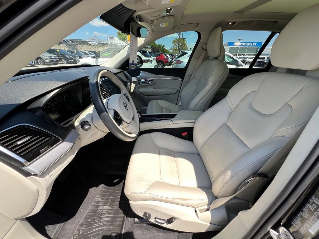 Used 2022 Volvo XC90 T5 Momentum w/ Advanced Package AWD/4WD image 21
